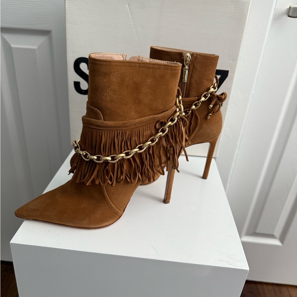 Schultz Women’s Size 7.5 Fringe Chain Tan Ankle Boots